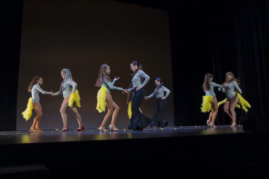Salsa y bachata infantil